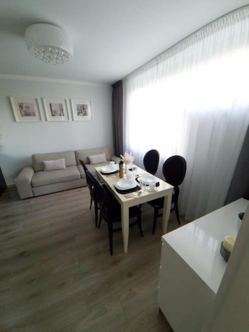 Uroczy, Jasny Apartament Oraz Bezplatny Parking! Apartment Krakow Ngoại thất bức ảnh